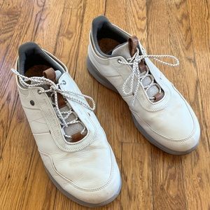 Footjoy spikeless men’s golf shoe